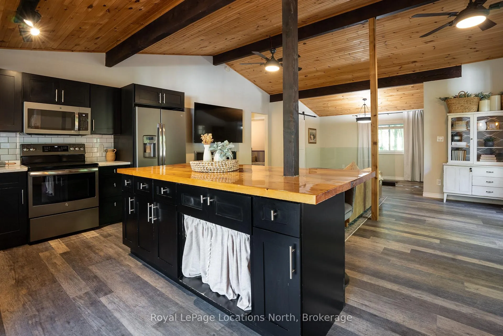 Photo 18 of 74 Slalom Drive, Oro-Medonte, Rural Oro-Medonte — HOMEH