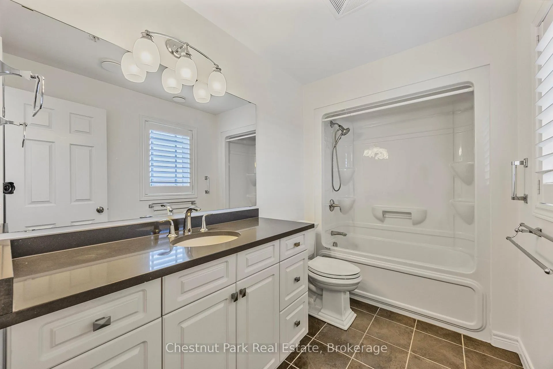 Photo 33 of Unit 304, 1 Chamberlain Crescent, Collingwood — HOMEH