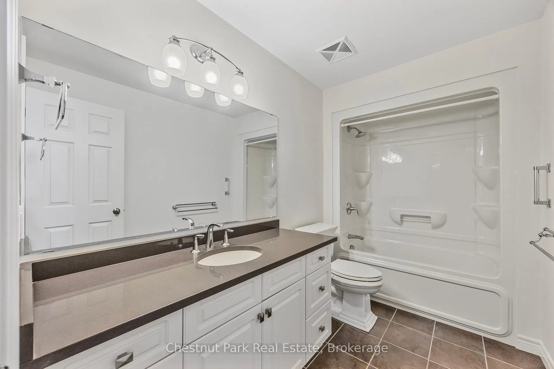 Photo 34 of Unit 304, 1 Chamberlain Crescent, Collingwood — HOMEH