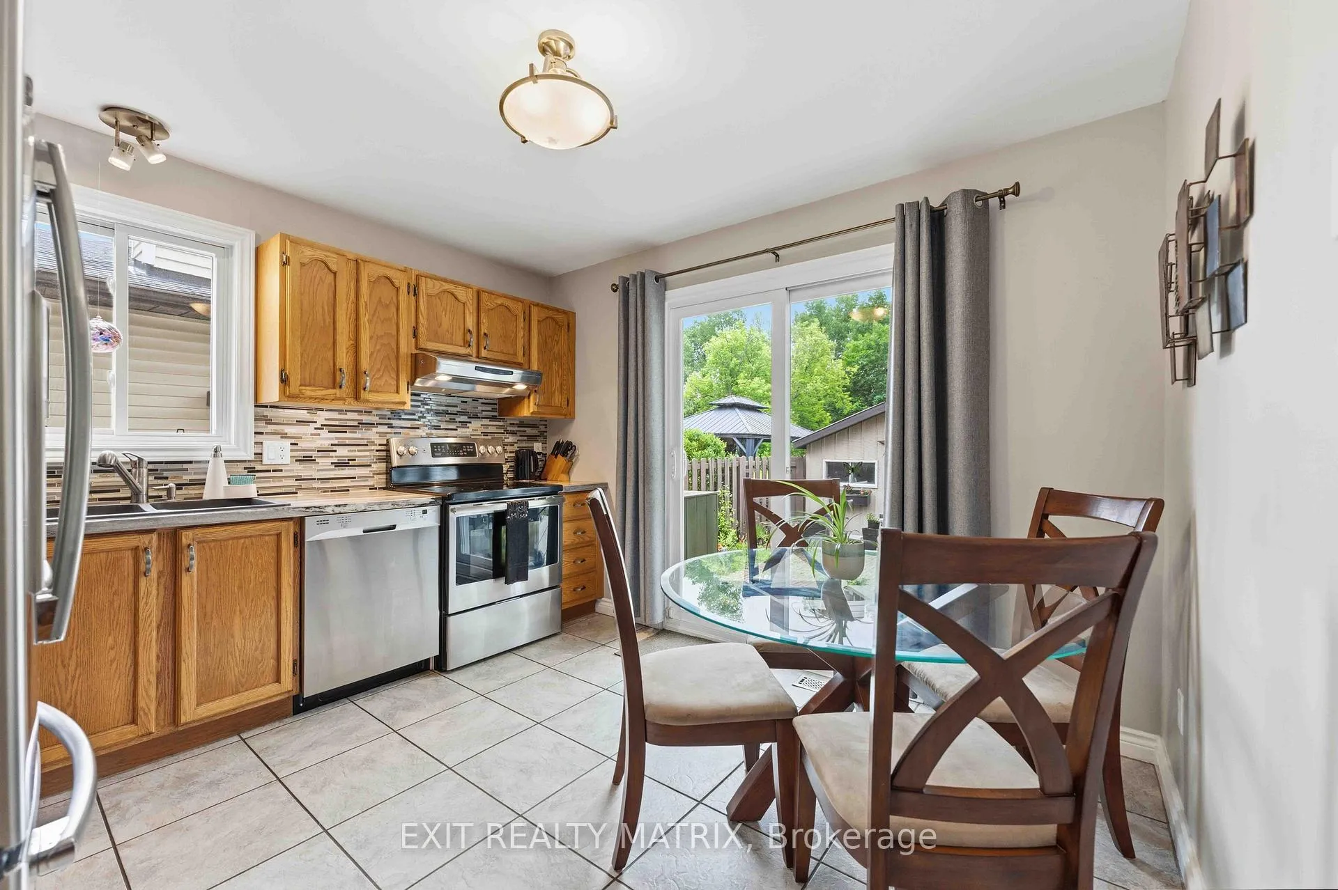 Photo 9 of 6582 Richer Drive, Ottawa, Chateauneuf — HOMEH