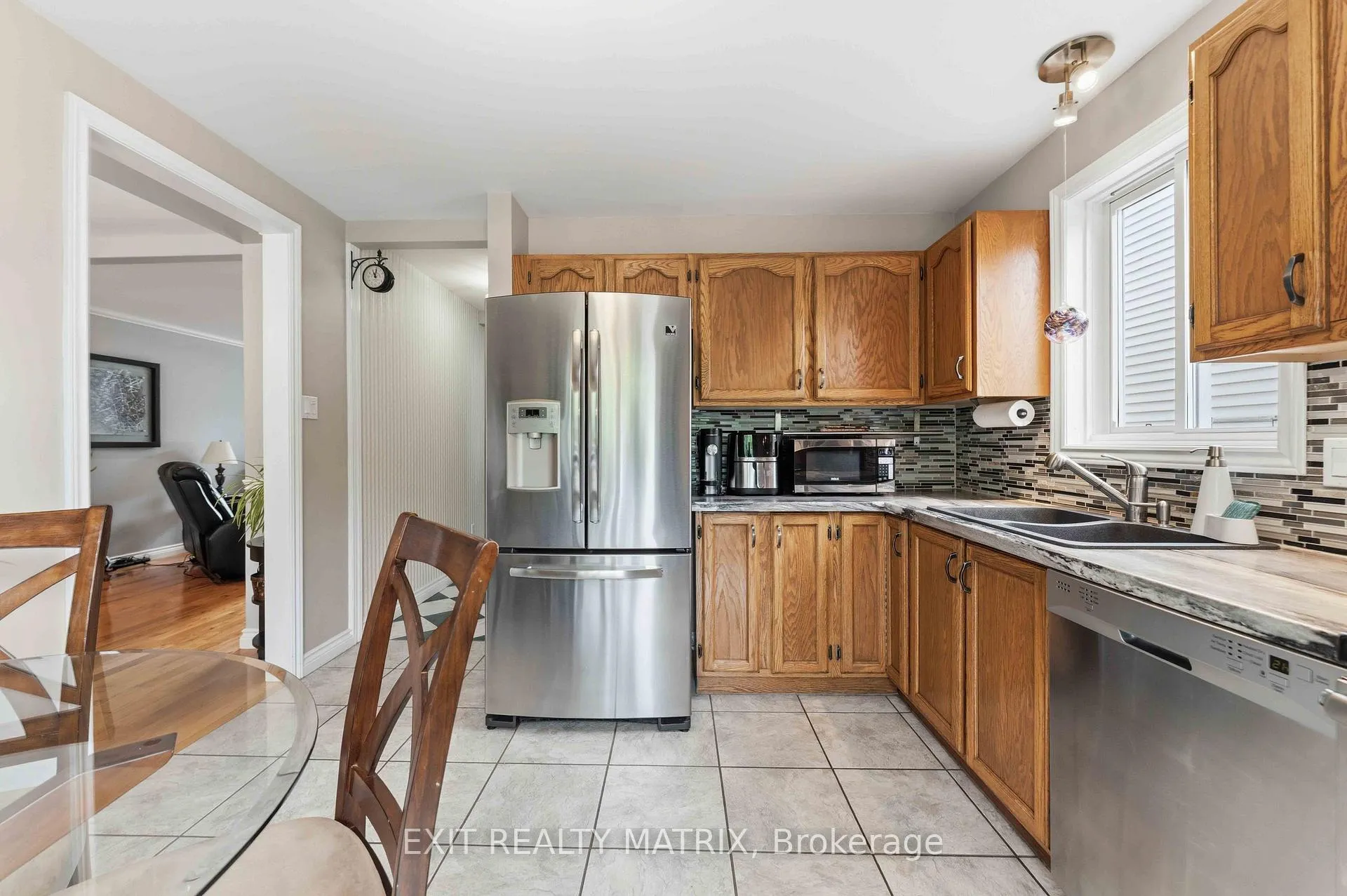 Photo 11 of 6582 Richer Drive, Ottawa, Chateauneuf — HOMEH