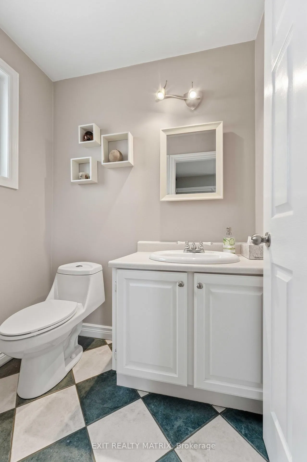 Photo 13 of 6582 Richer Drive, Ottawa, Chateauneuf — HOMEH