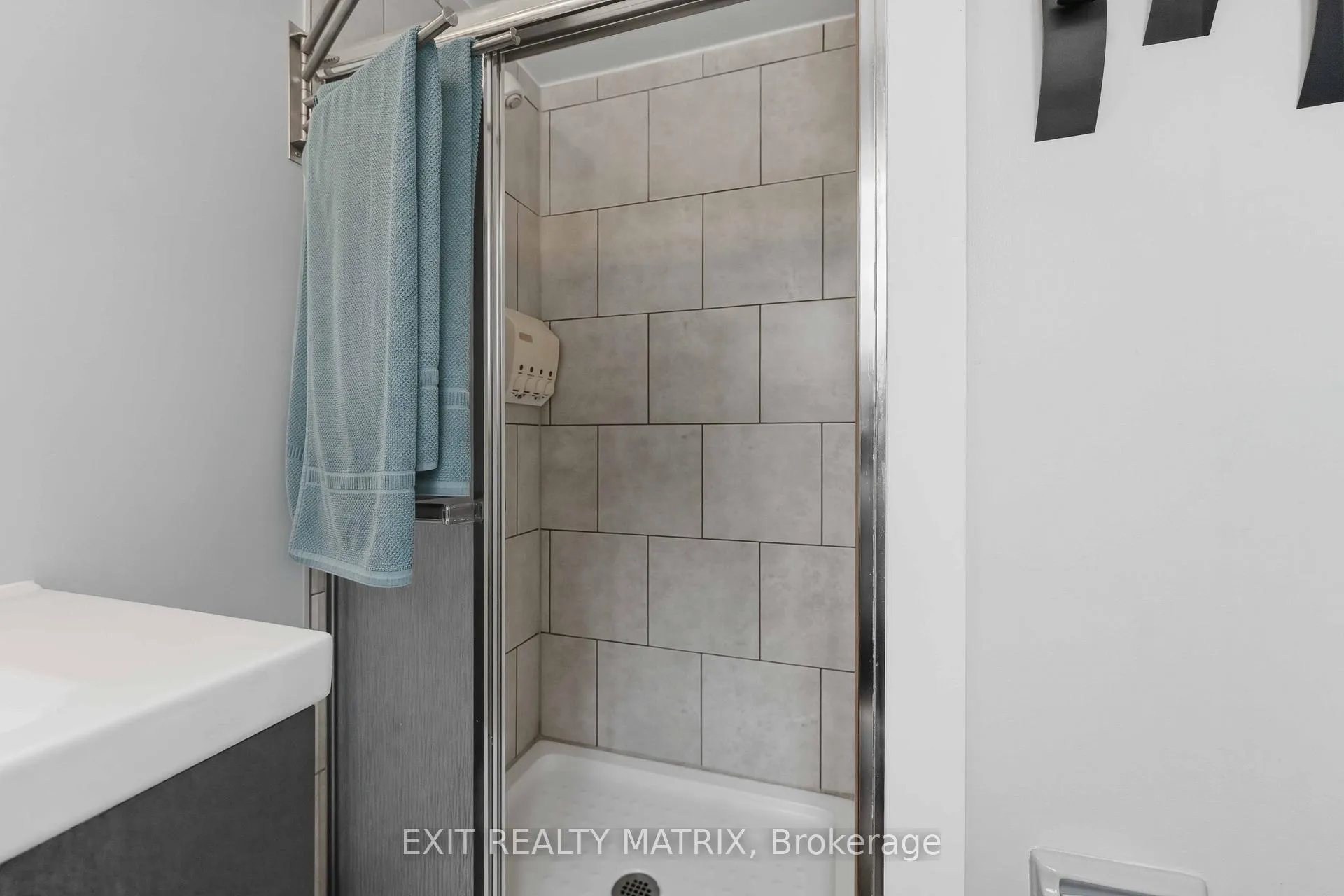 Photo 19 of 6582 Richer Drive, Ottawa, Chateauneuf — HOMEH
