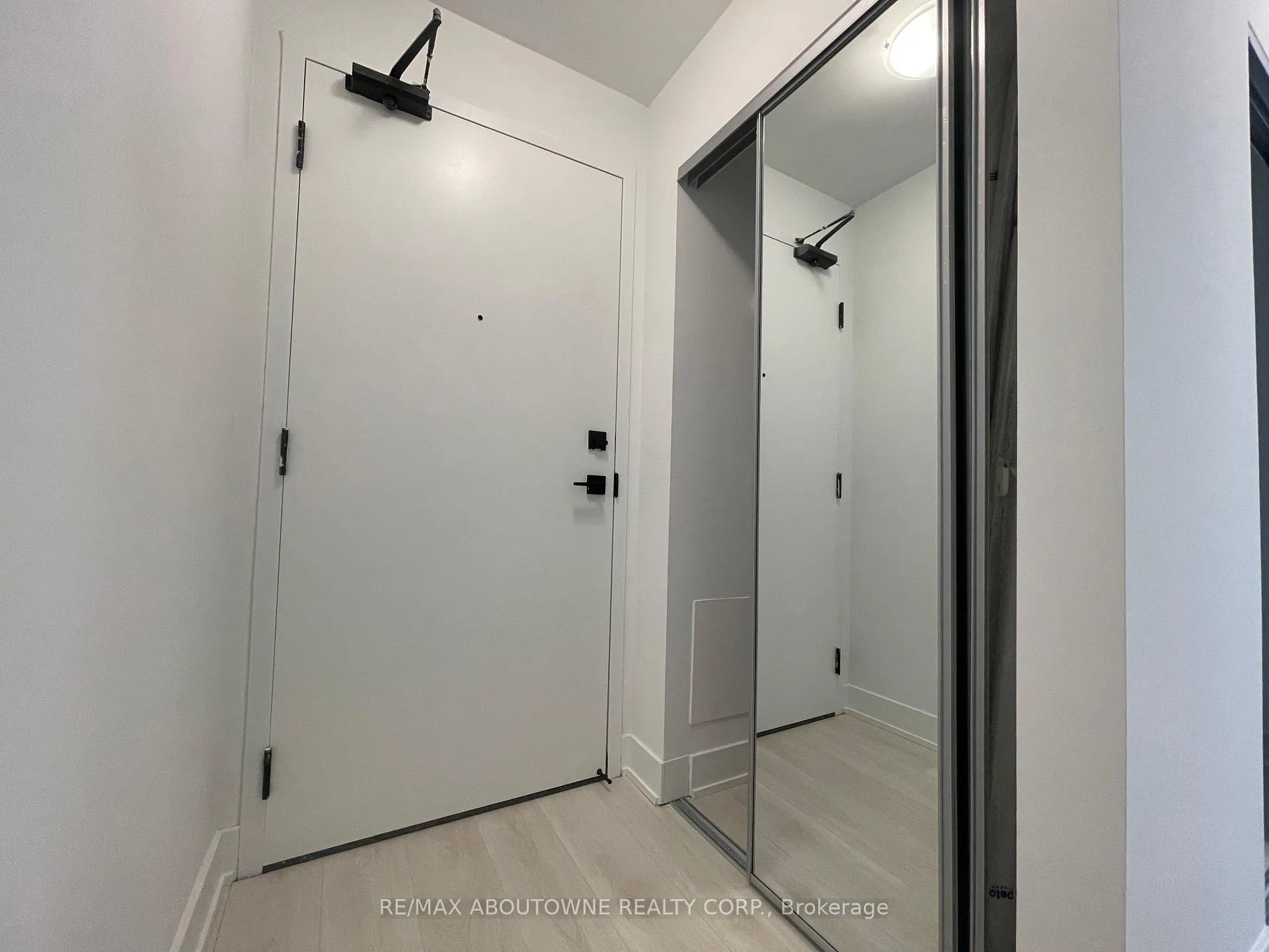 Front of Unit 814, 2489 Taunton Road