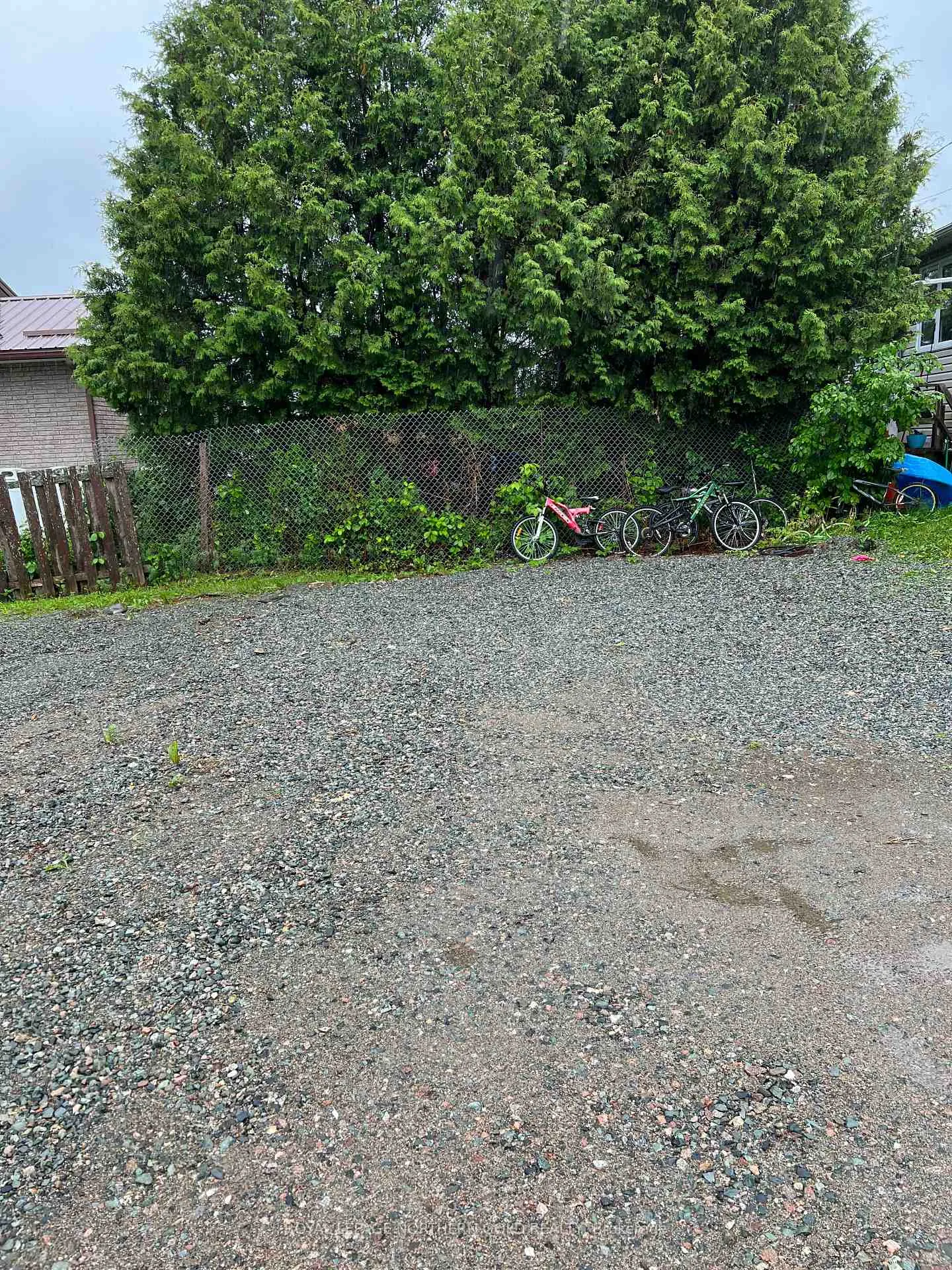 Photo 4 of 61 Eighth Avenue, Kirkland Lake, Larder Lake — HOMEH