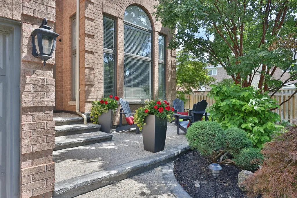 Photo 4 of 1165 Jeff Drive, Oakville, Clearview — HOMEH