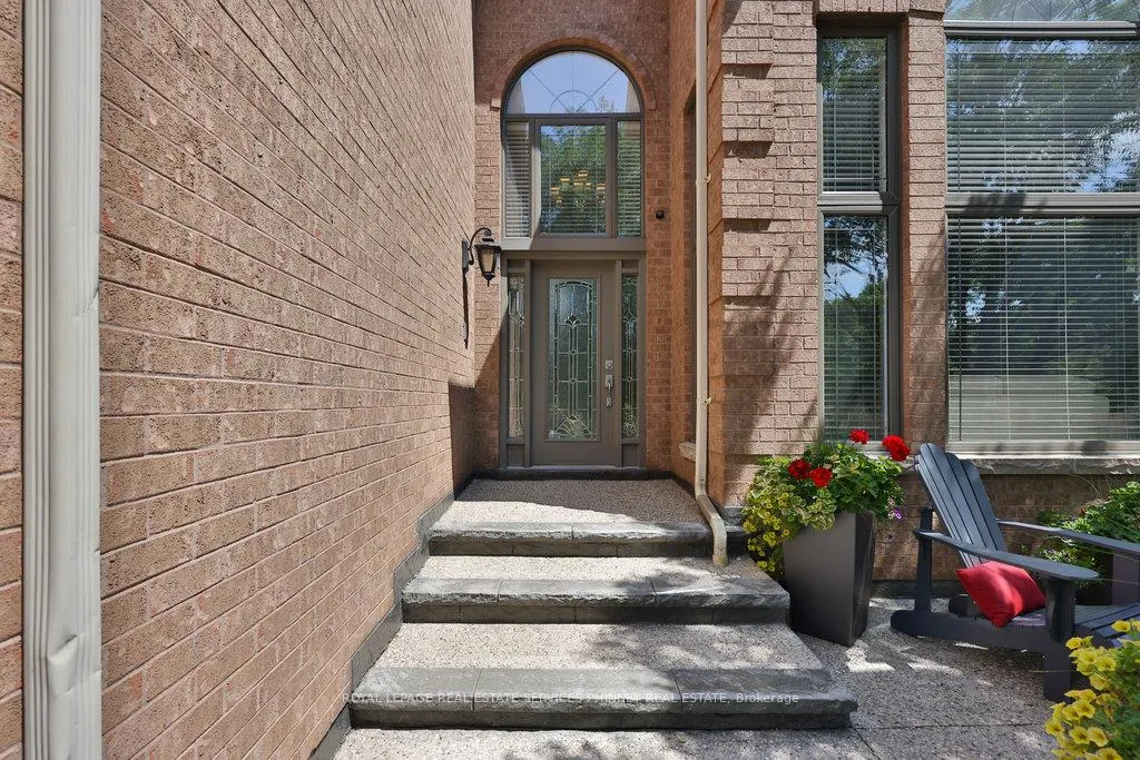 Photo 5 of 1165 Jeff Drive, Oakville, Clearview — HOMEH
