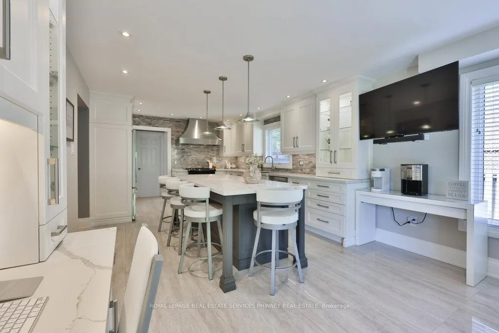Photo 12 of 1165 Jeff Drive, Oakville, Clearview — HOMEH