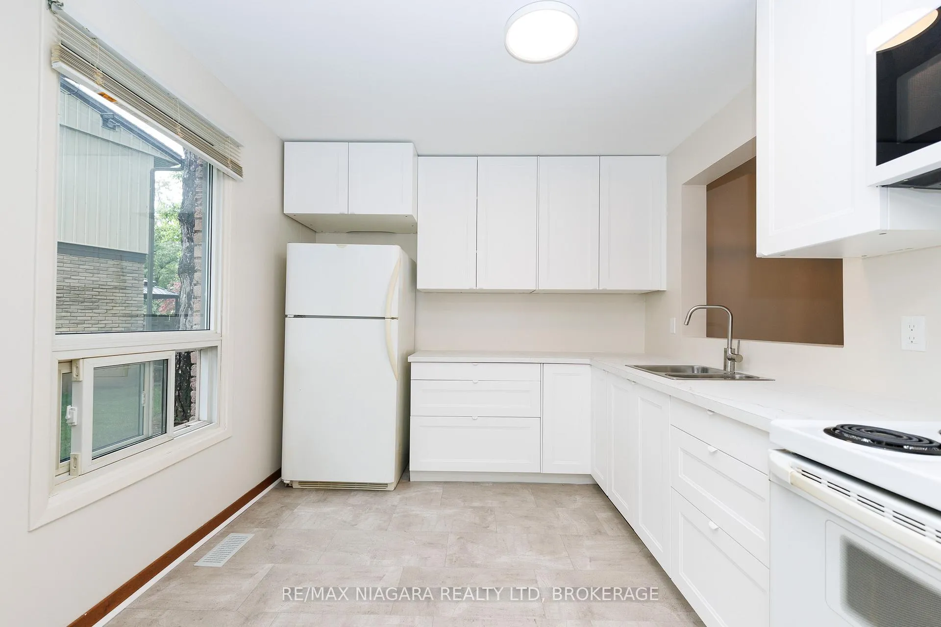 Photo 8 of Unit 37, 302 Vine Street, St. Catharines, Carlton/Bunting — HOMEH