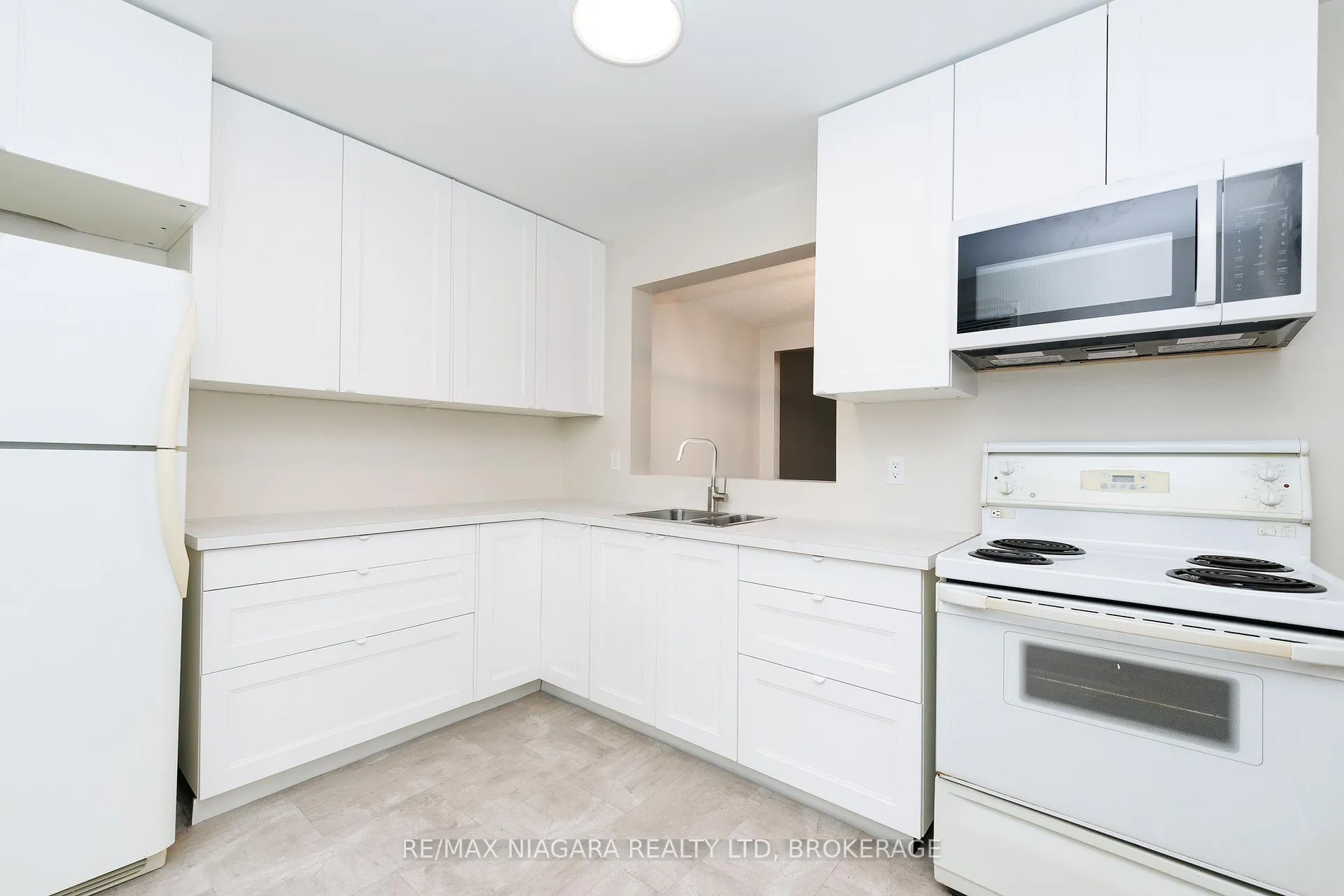 Photo 9 of Unit 37, 302 Vine Street, St. Catharines, Carlton/Bunting — HOMEH