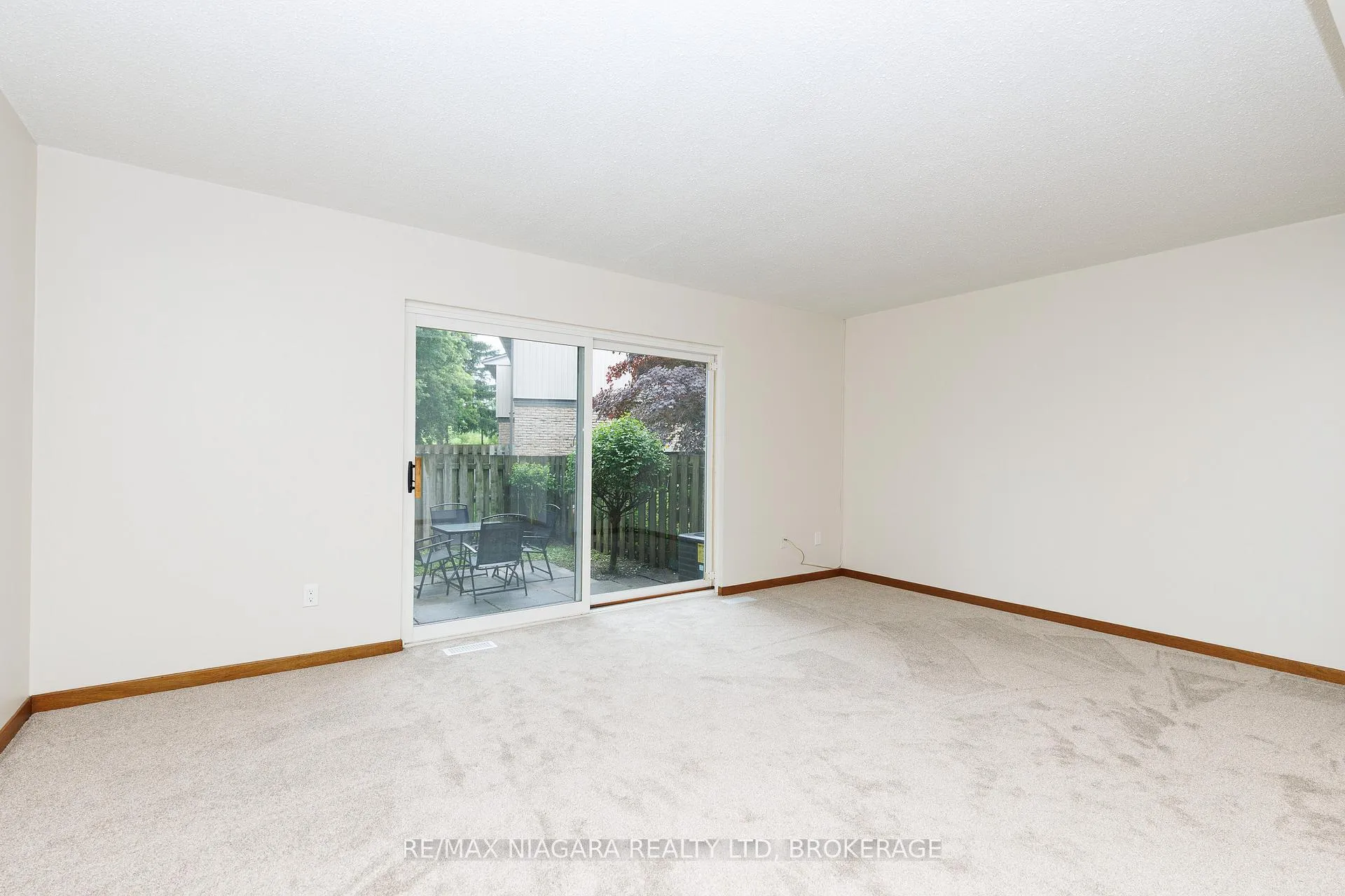 Photo 12 of Unit 37, 302 Vine Street, St. Catharines, Carlton/Bunting — HOMEH