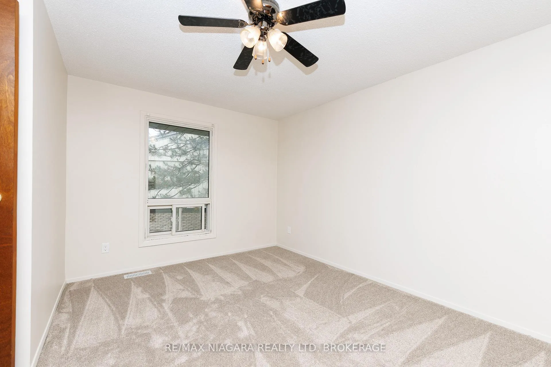Photo 18 of Unit 37, 302 Vine Street, St. Catharines, Carlton/Bunting — HOMEH