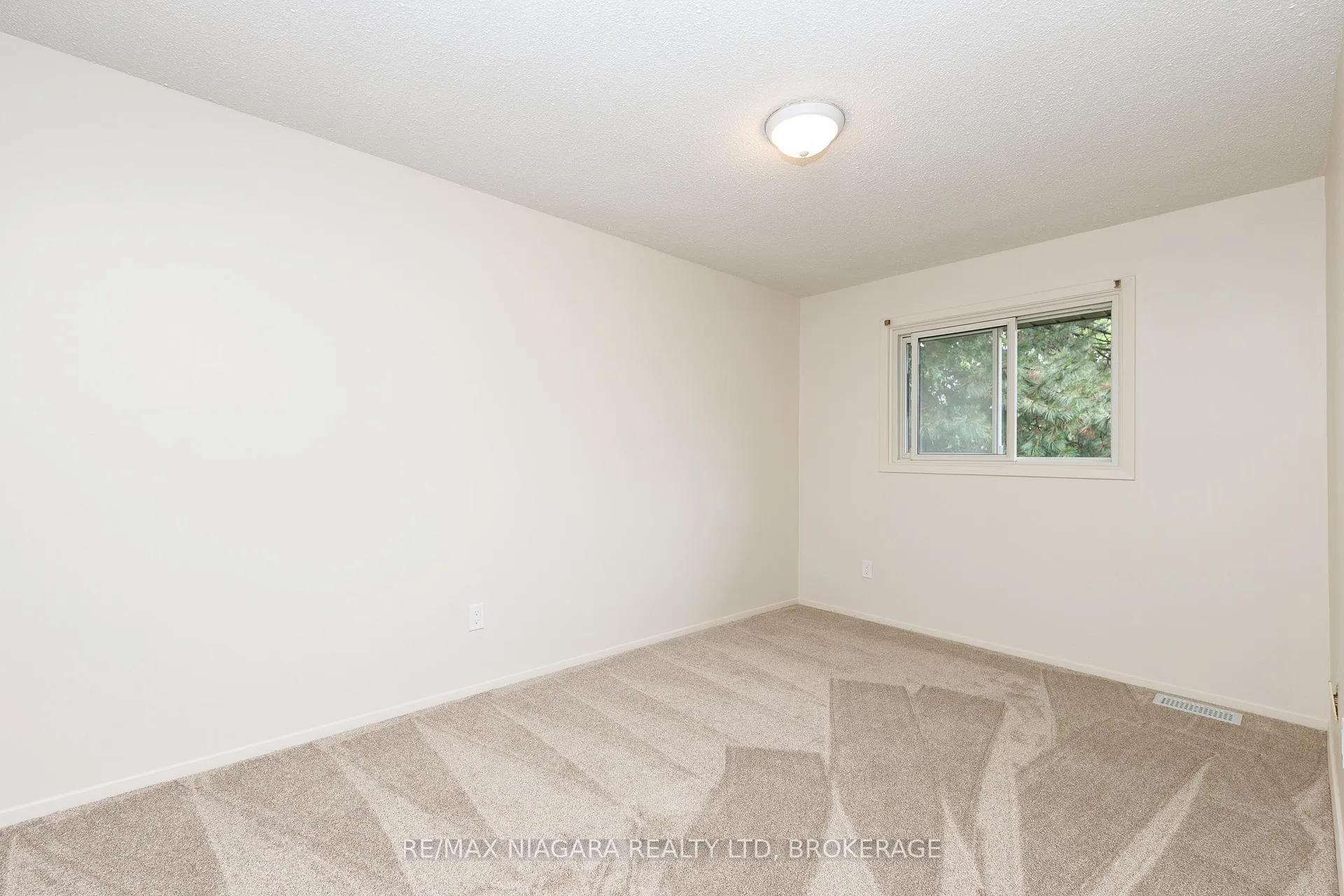 Photo 19 of Unit 37, 302 Vine Street, St. Catharines, Carlton/Bunting — HOMEH