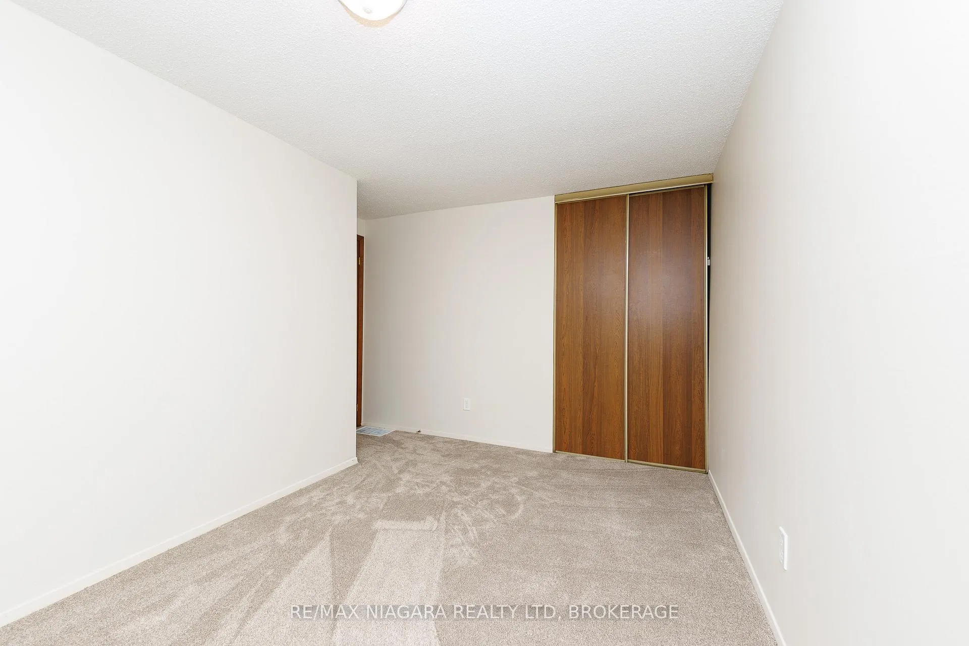 Photo 20 of Unit 37, 302 Vine Street, St. Catharines, Carlton/Bunting — HOMEH
