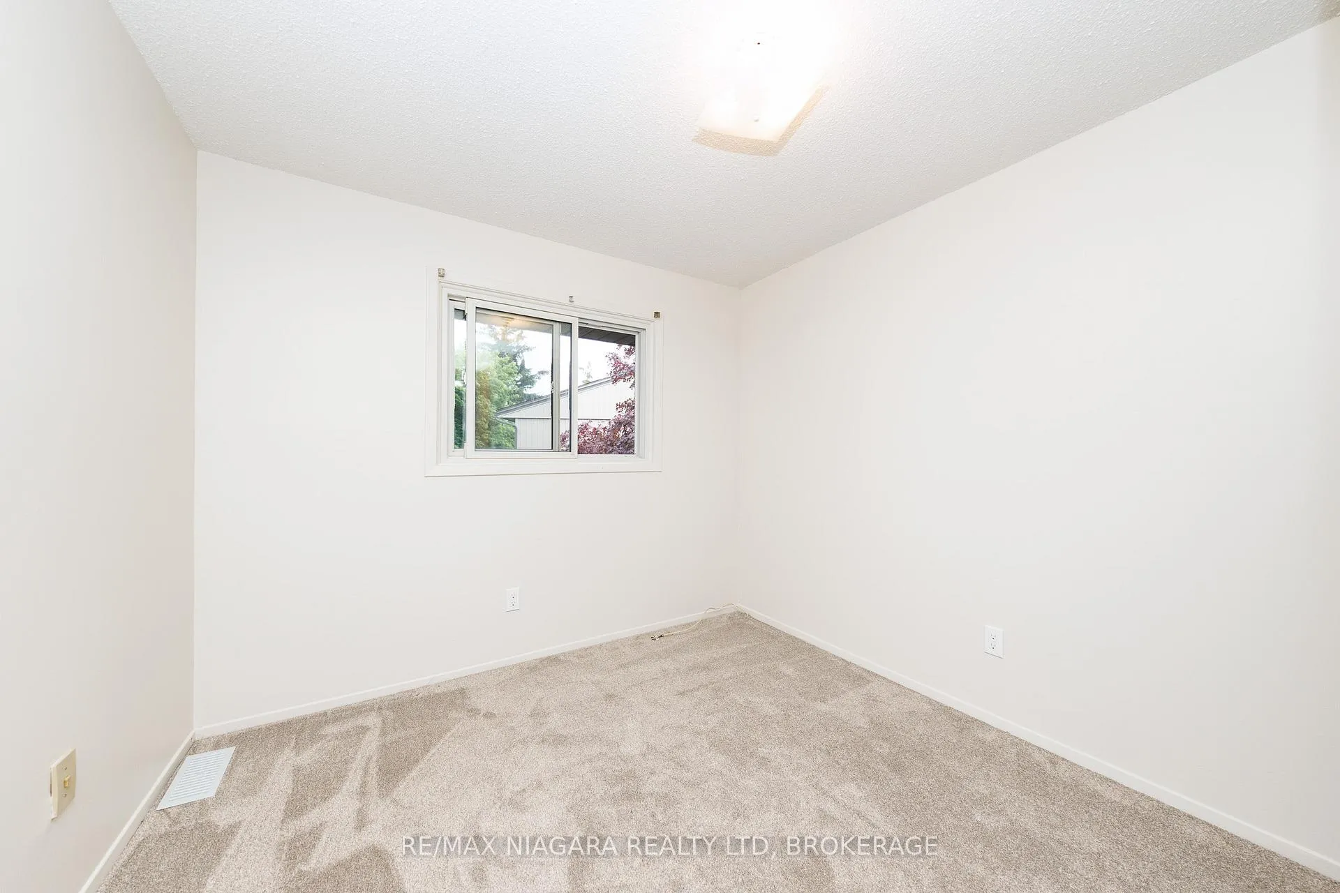 Photo 22 of Unit 37, 302 Vine Street, St. Catharines, Carlton/Bunting — HOMEH