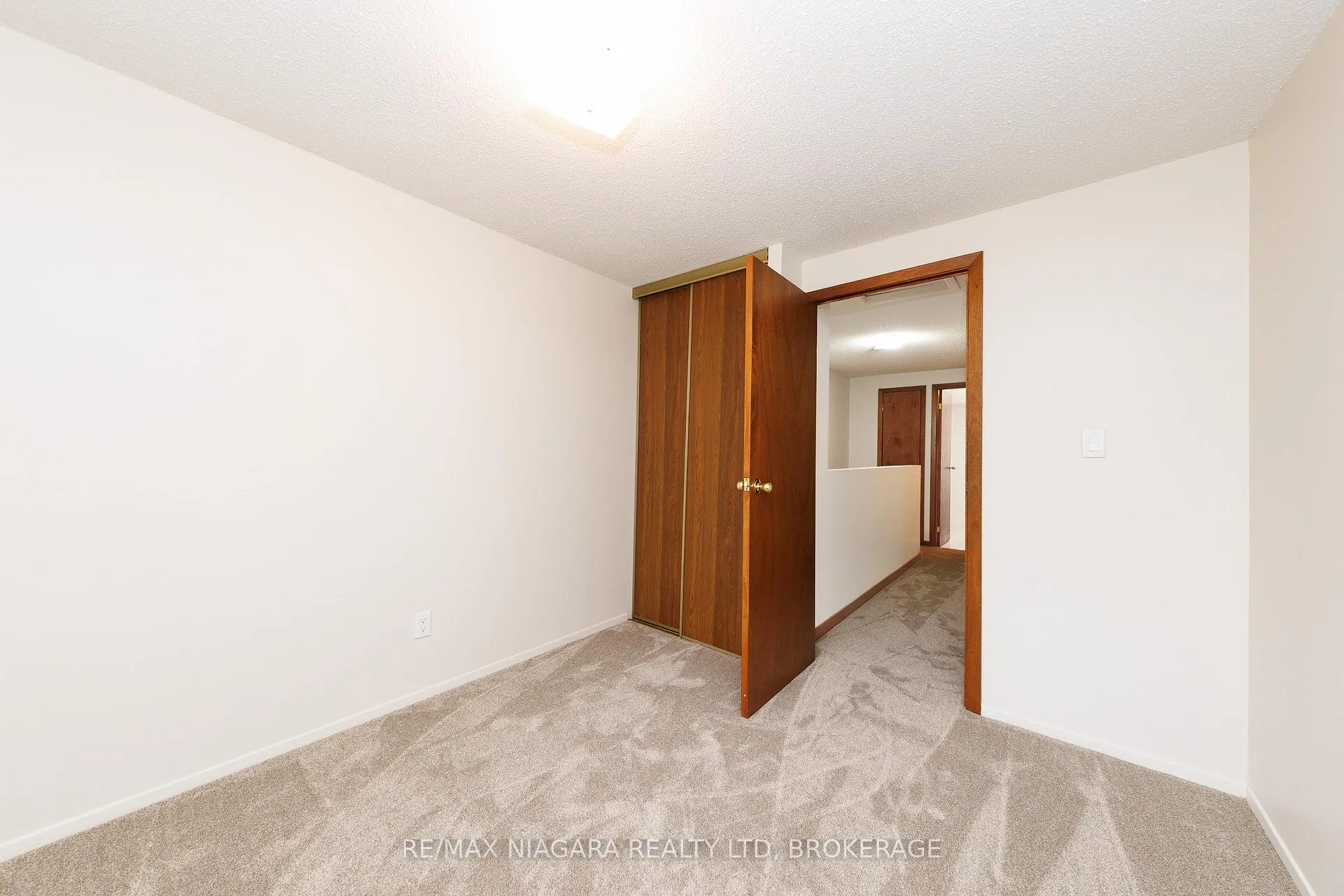 Photo 24 of Unit 37, 302 Vine Street, St. Catharines, Carlton/Bunting — HOMEH