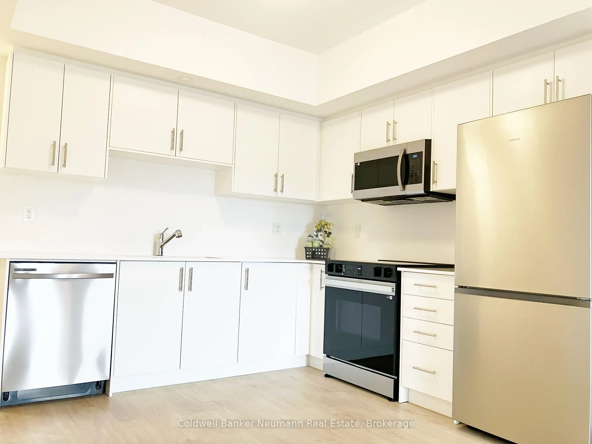 Photo 6 of Unit 128, 42 Lowes Road S, Guelph, Clairfields/Hanlon Business Park — HOMEH