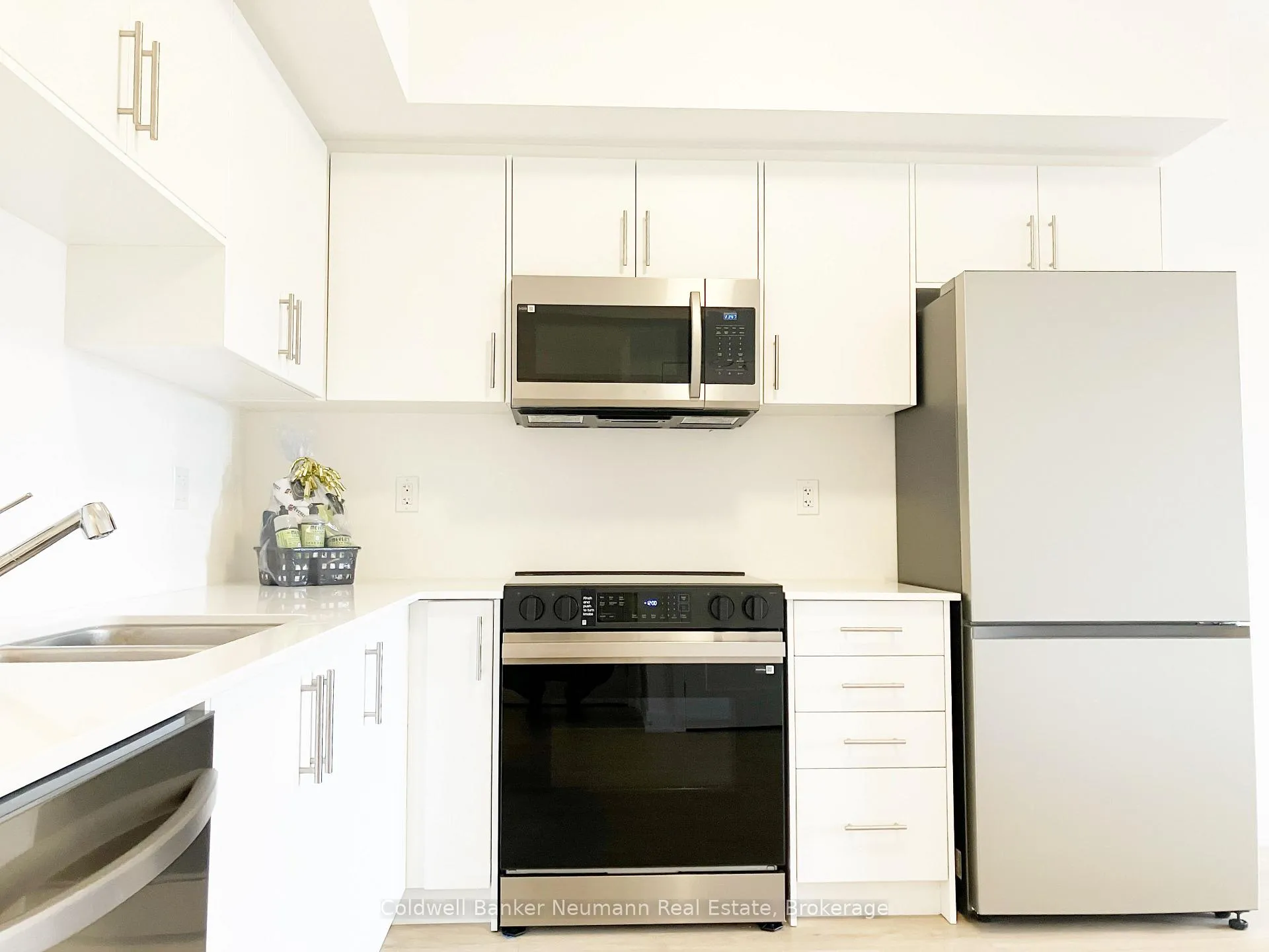 Photo 7 of Unit 128, 42 Lowes Road S, Guelph, Clairfields/Hanlon Business Park — HOMEH