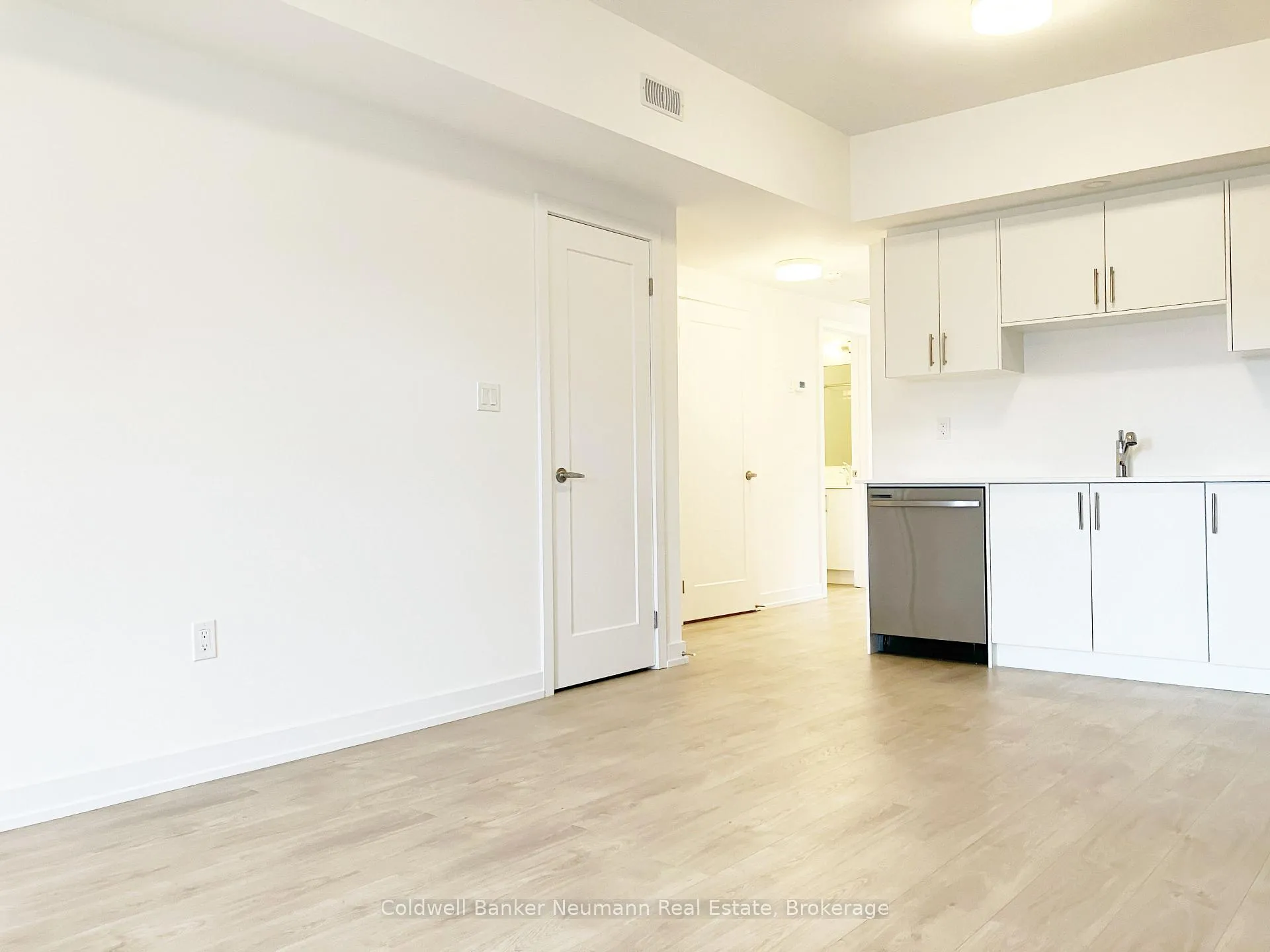 Photo 8 of Unit 128, 42 Lowes Road S, Guelph, Clairfields/Hanlon Business Park — HOMEH