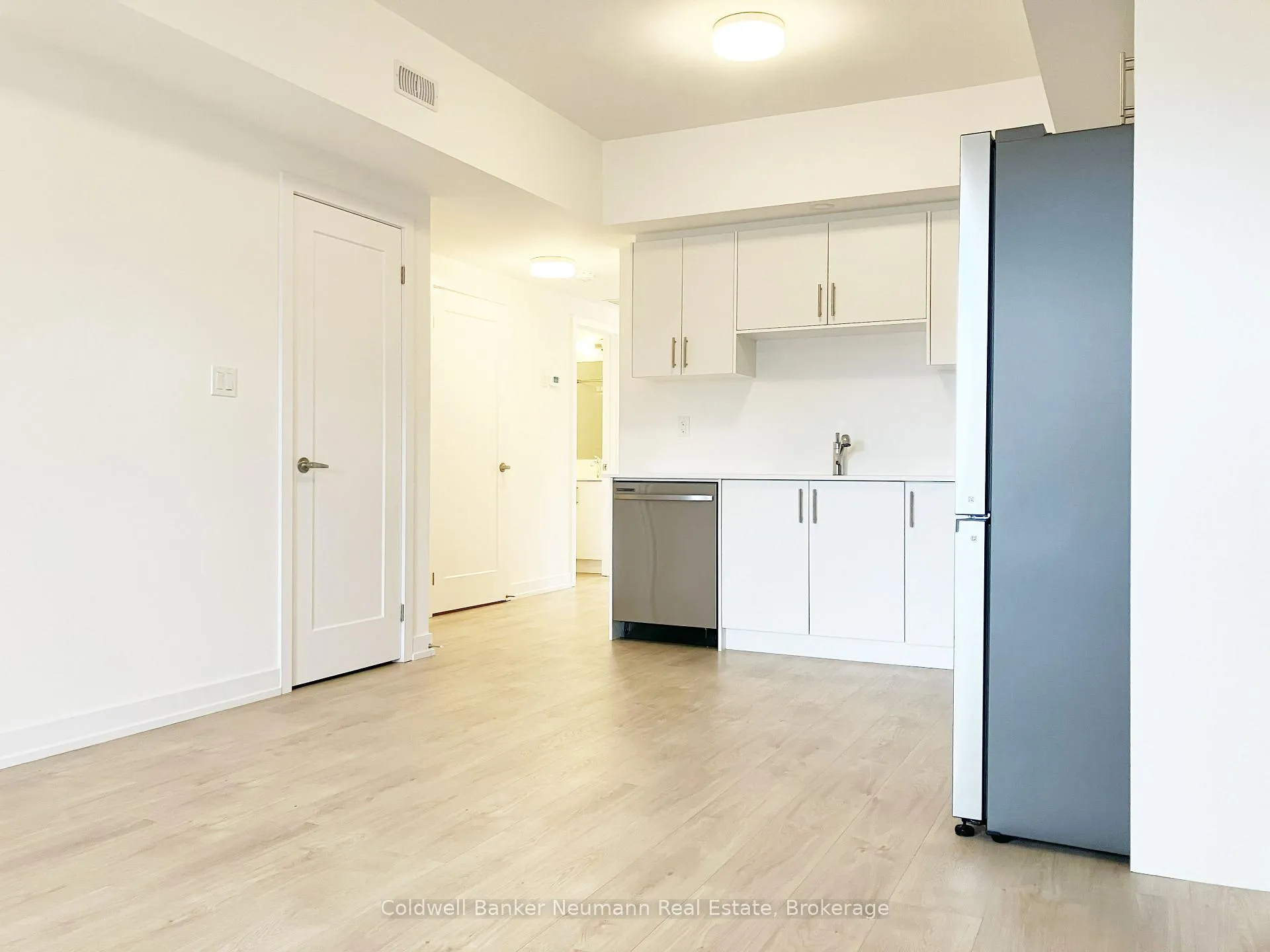 Photo 9 of Unit 128, 42 Lowes Road S, Guelph, Clairfields/Hanlon Business Park — HOMEH