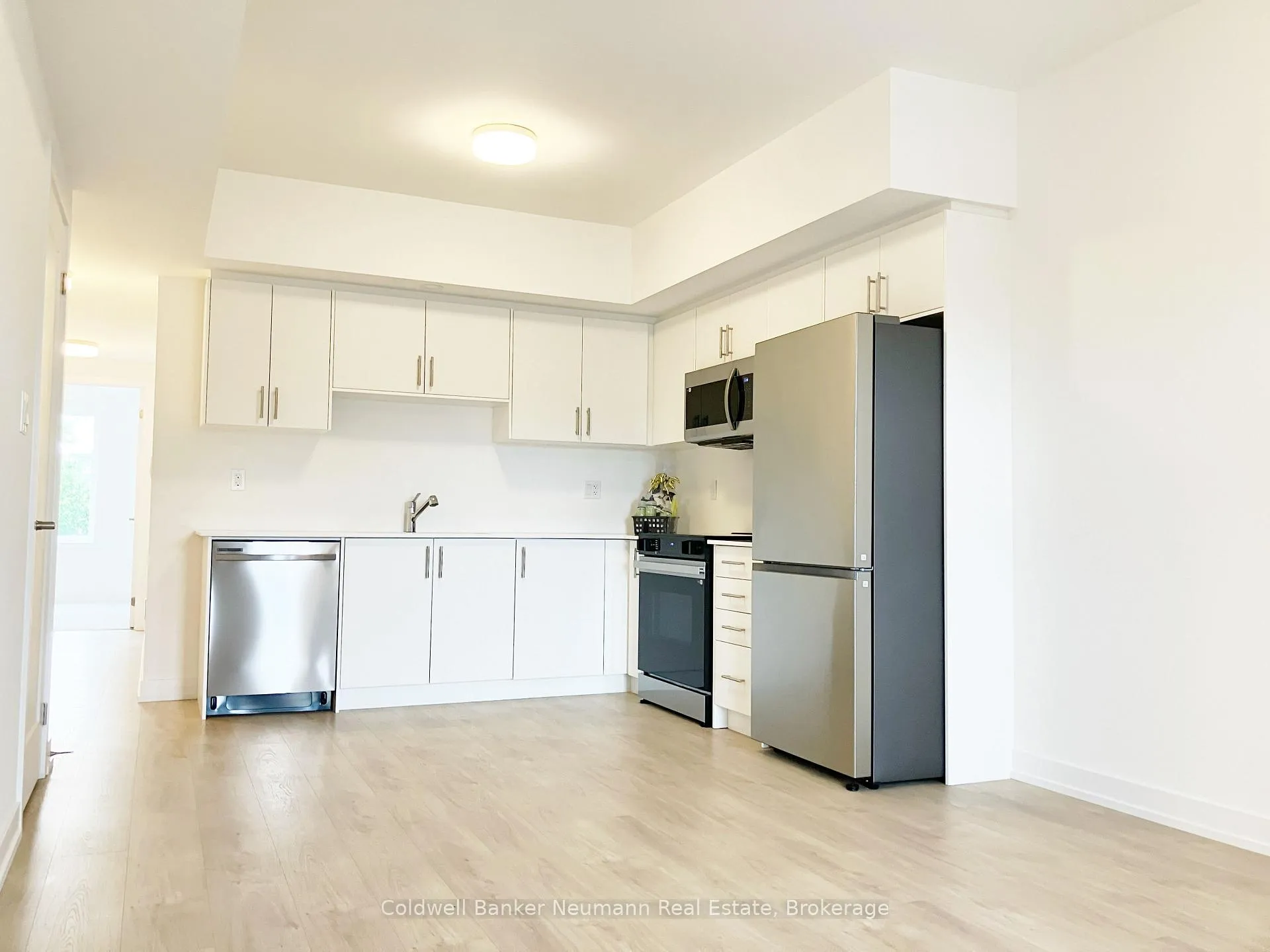 Photo 10 of Unit 128, 42 Lowes Road S, Guelph, Clairfields/Hanlon Business Park — HOMEH