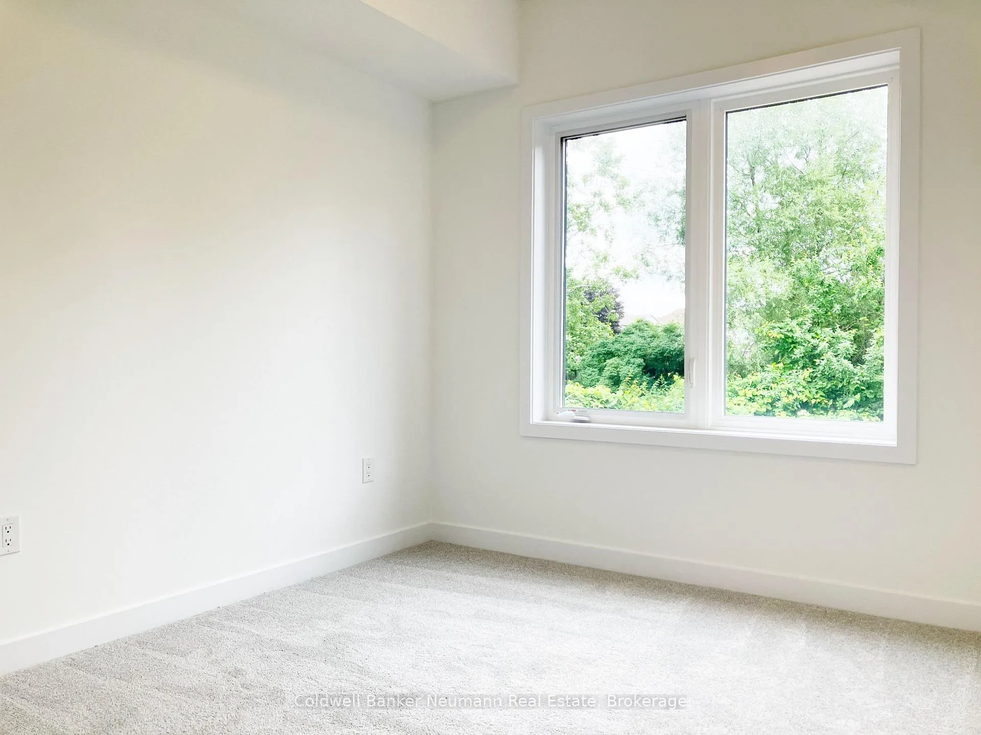 Photo 16 of Unit 128, 42 Lowes Road S, Guelph, Clairfields/Hanlon Business Park — HOMEH
