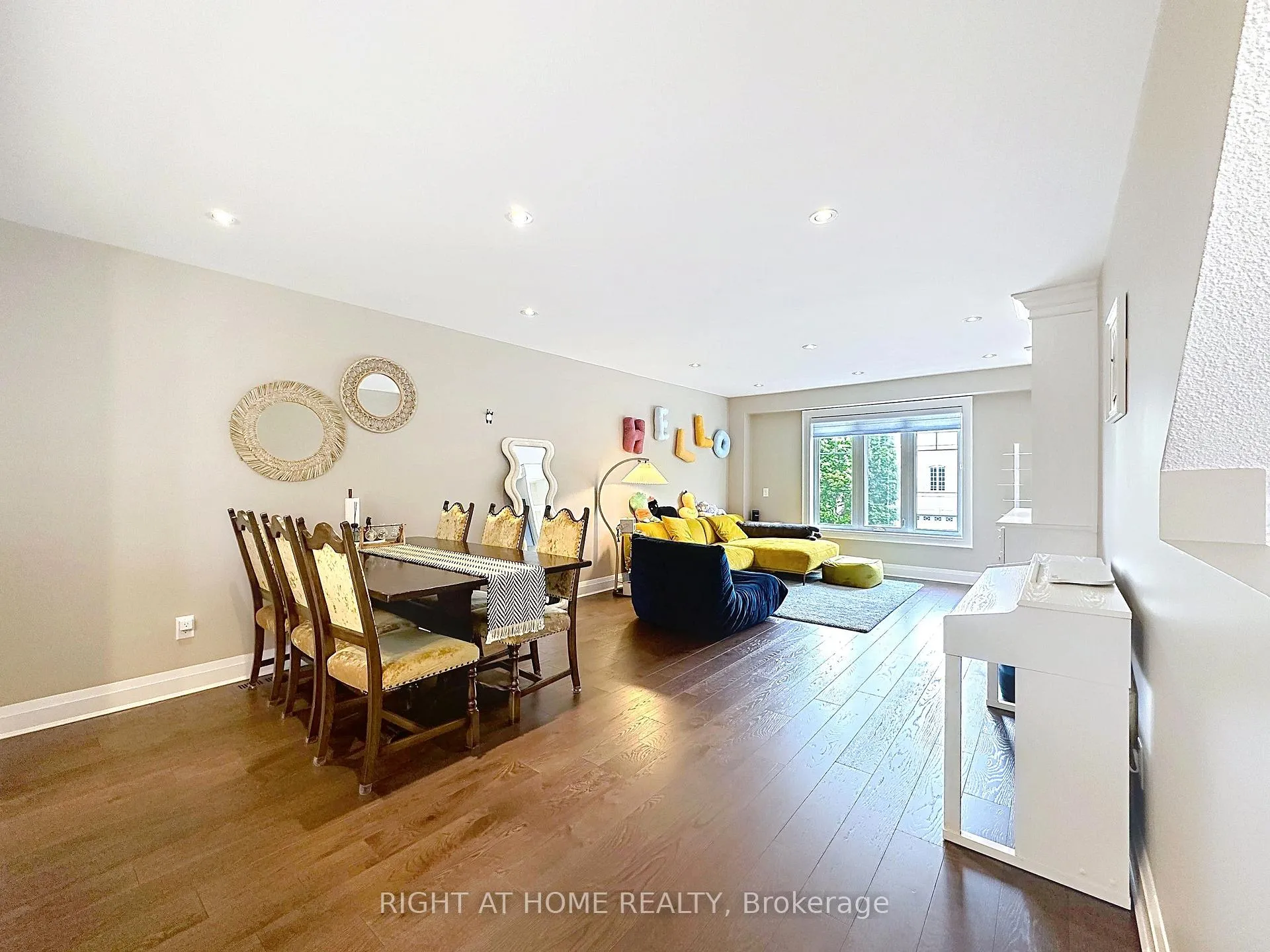 Photo 4 of 2547 Gill Crescent, Oakville, River Oaks — HOMEH