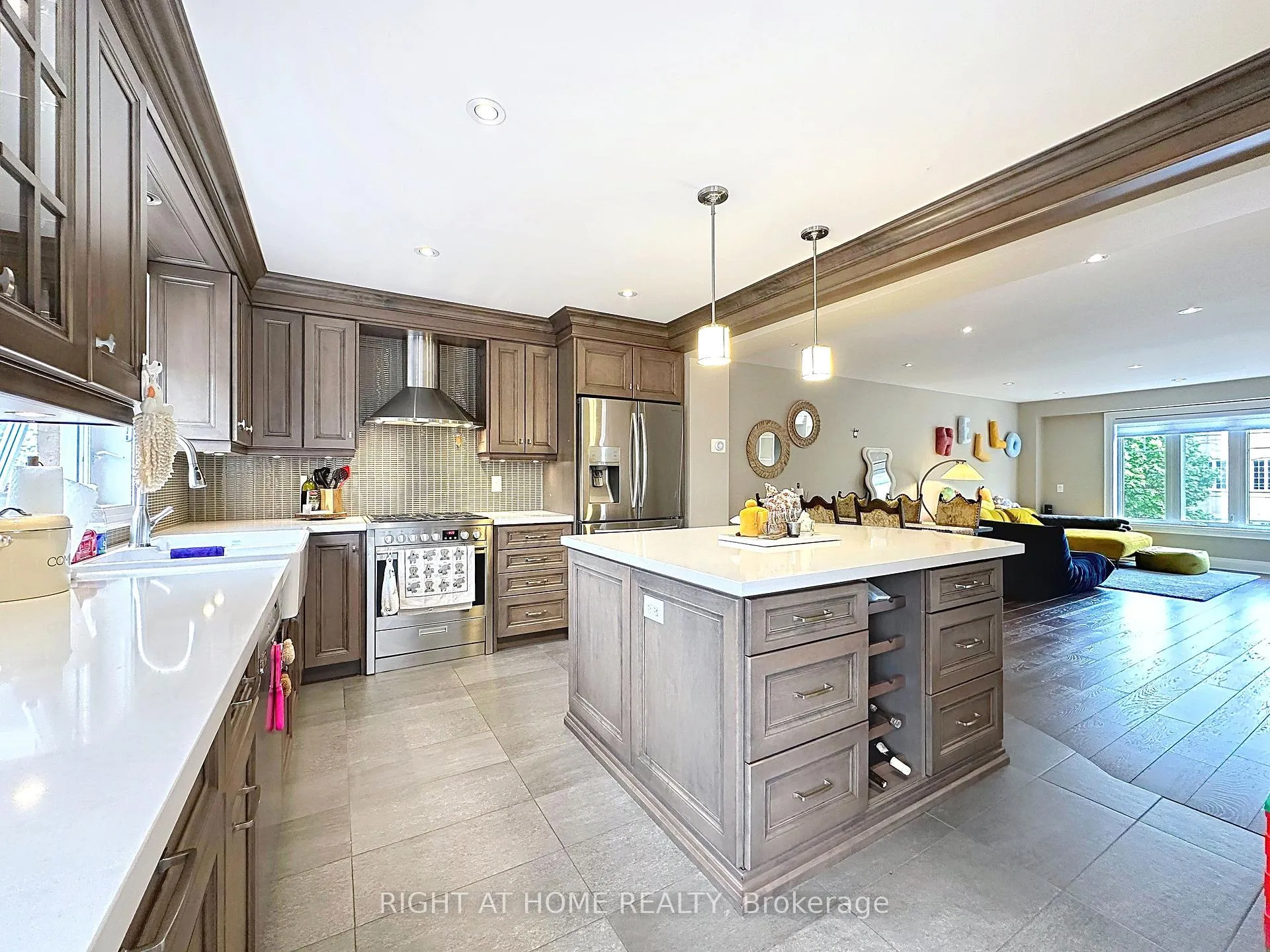 Photo 7 of 2547 Gill Crescent, Oakville, River Oaks — HOMEH