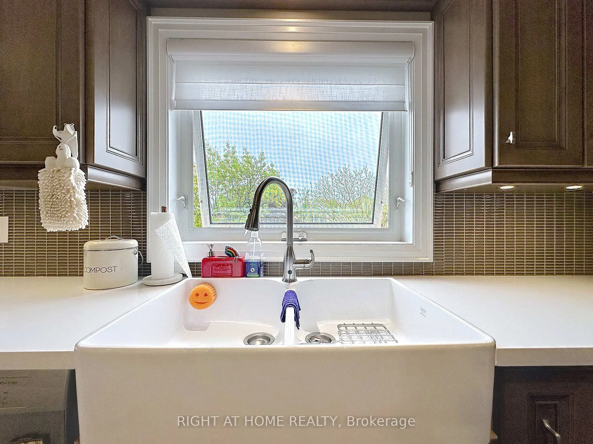Photo 8 of 2547 Gill Crescent, Oakville, River Oaks — HOMEH