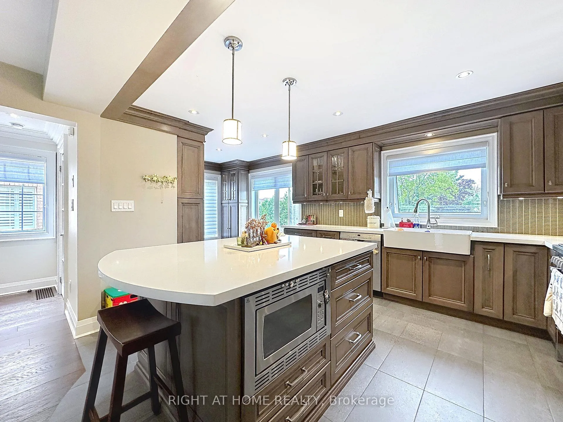 Photo 9 of 2547 Gill Crescent, Oakville, River Oaks — HOMEH