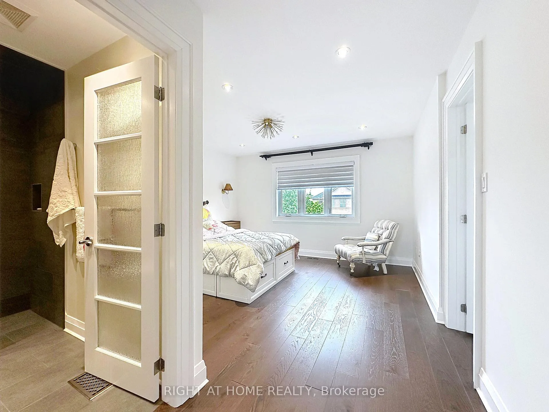 Photo 13 of 2547 Gill Crescent, Oakville, River Oaks — HOMEH