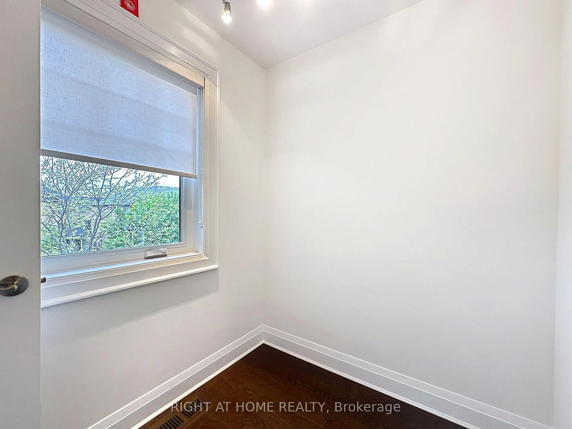 Photo 15 of 2547 Gill Crescent, Oakville, River Oaks — HOMEH