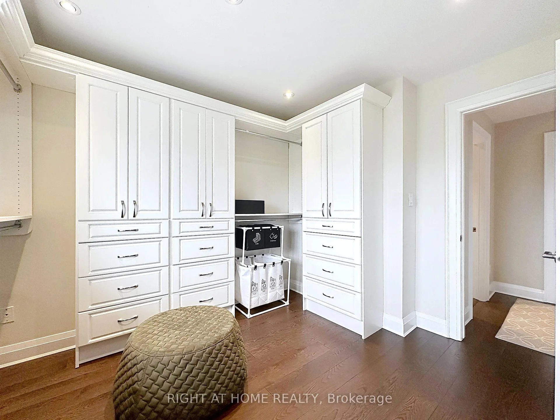Photo 18 of 2547 Gill Crescent, Oakville, River Oaks — HOMEH