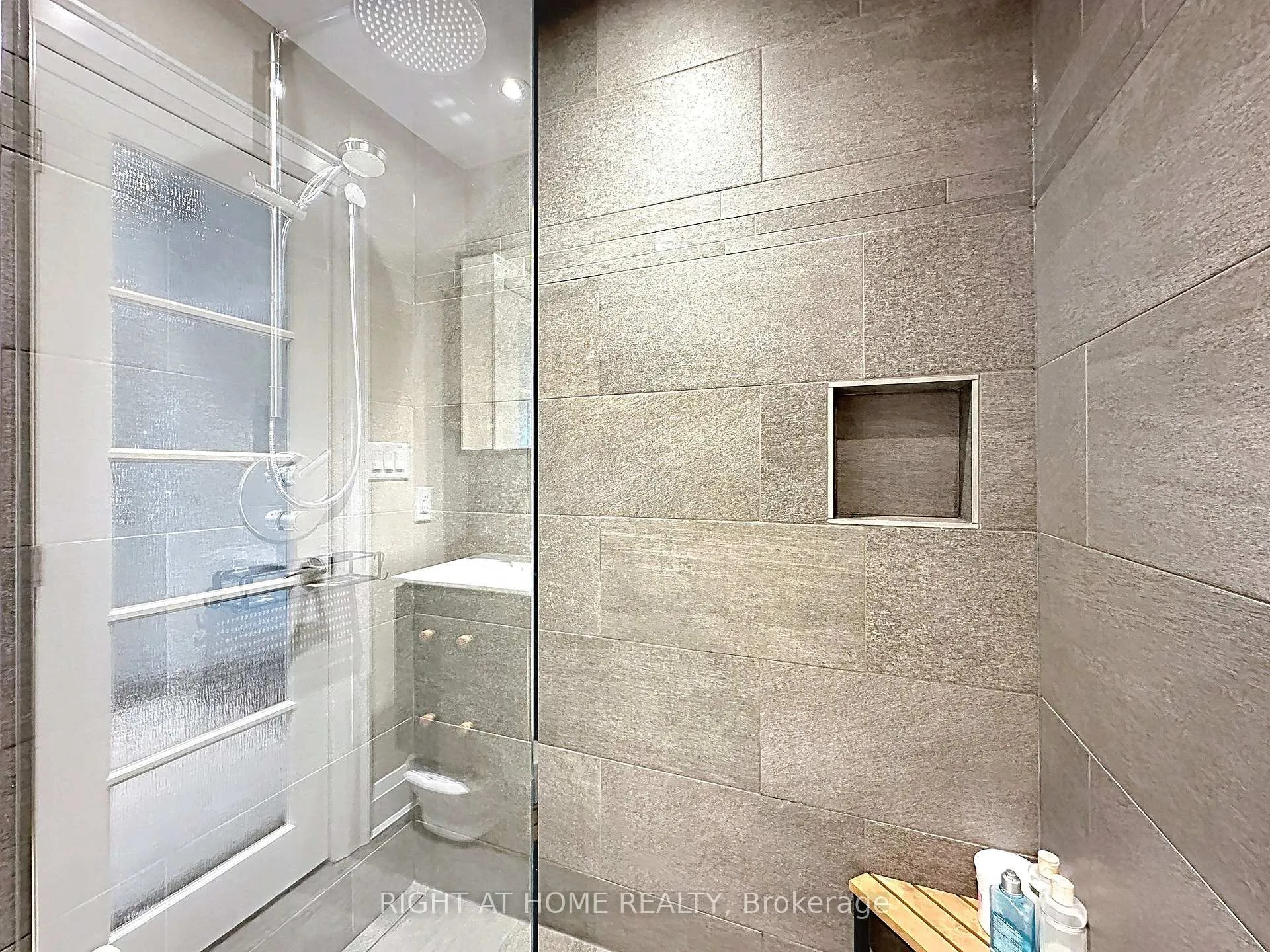 Photo 23 of 2547 Gill Crescent, Oakville, River Oaks — HOMEH