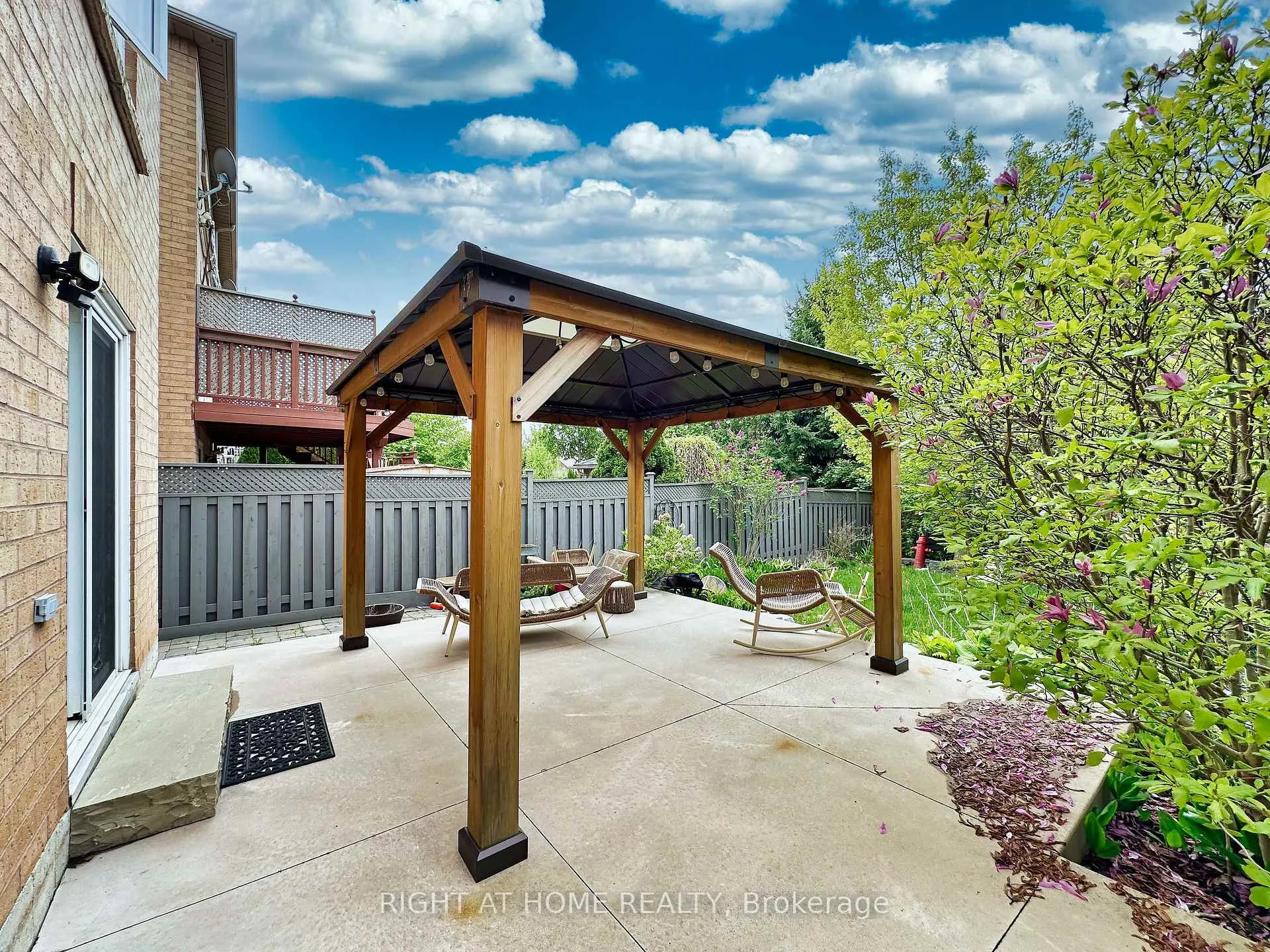 Photo 25 of 2547 Gill Crescent, Oakville, River Oaks — HOMEH