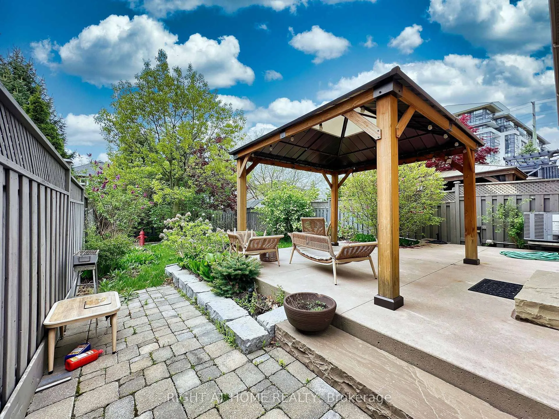 Photo 26 of 2547 Gill Crescent, Oakville, River Oaks — HOMEH