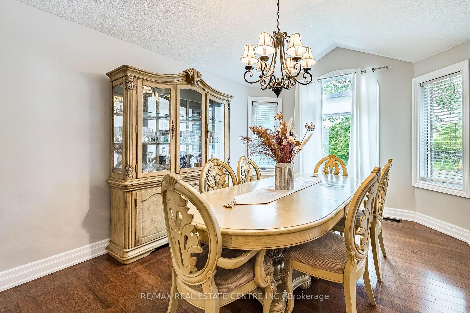 Photo 7 of 506 Jones Road, Hamilton, Lakeshore — HOMEH