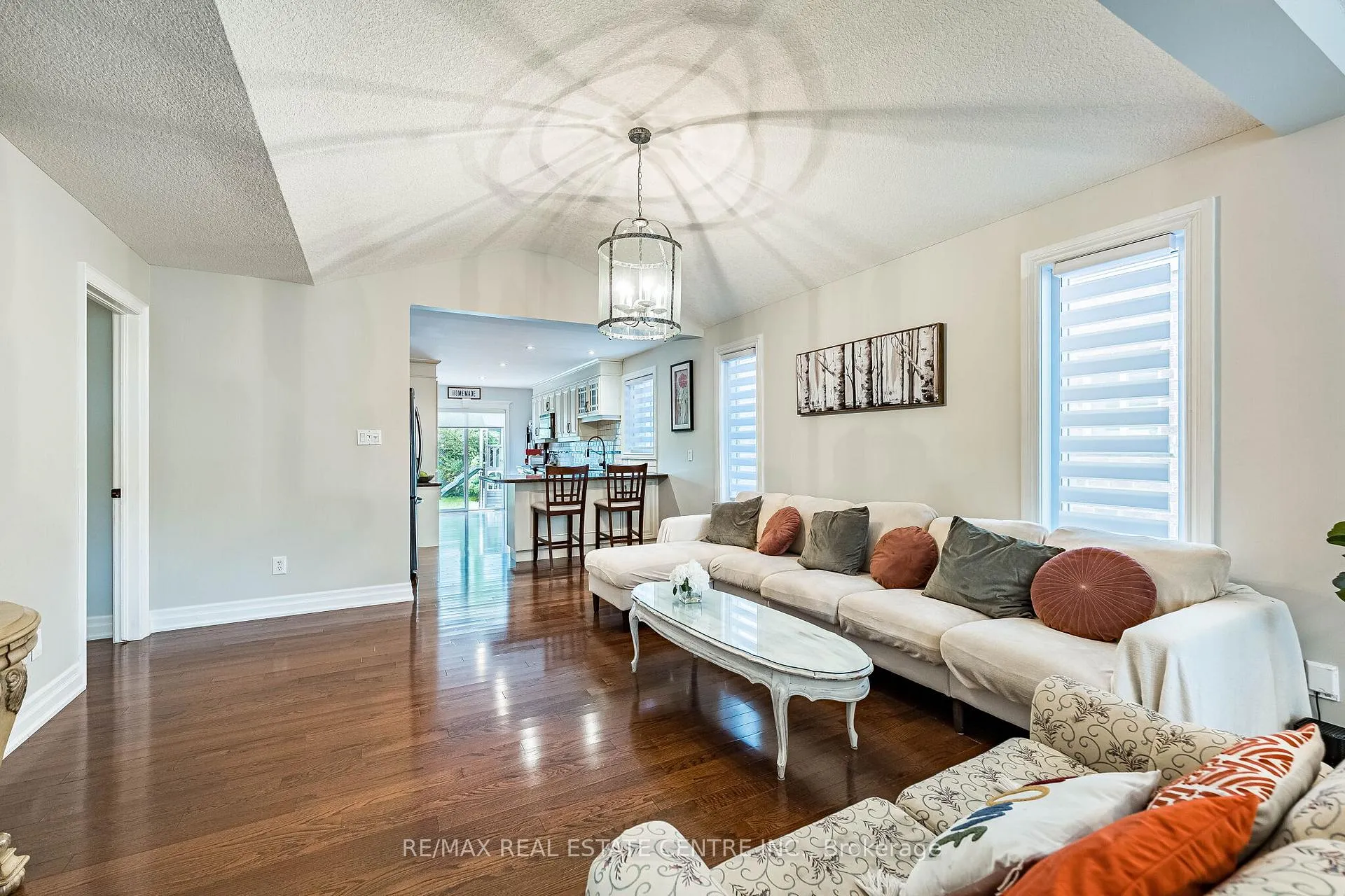 Photo 8 of 506 Jones Road, Hamilton, Lakeshore — HOMEH