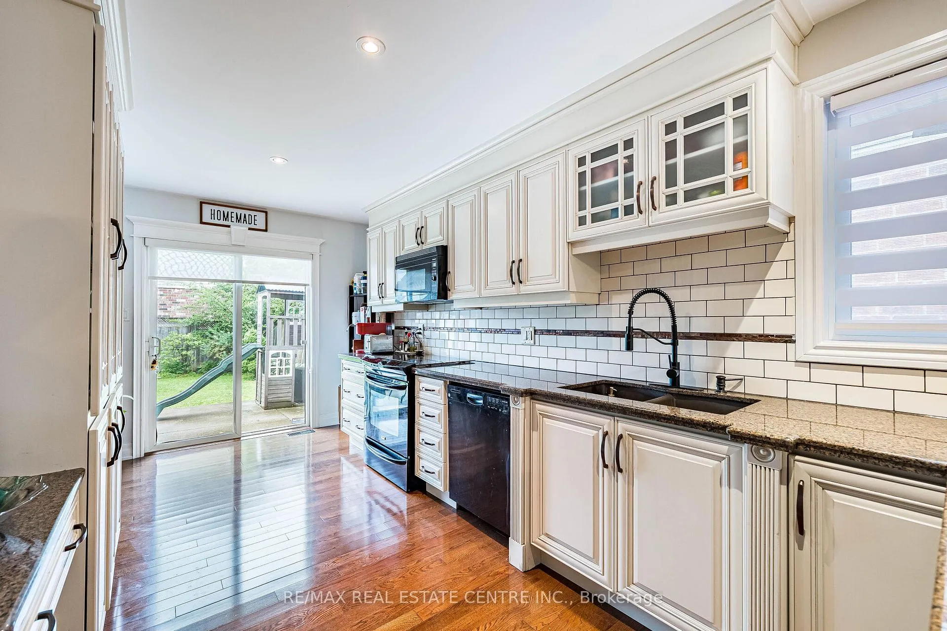 Photo 12 of 506 Jones Road, Hamilton, Lakeshore — HOMEH