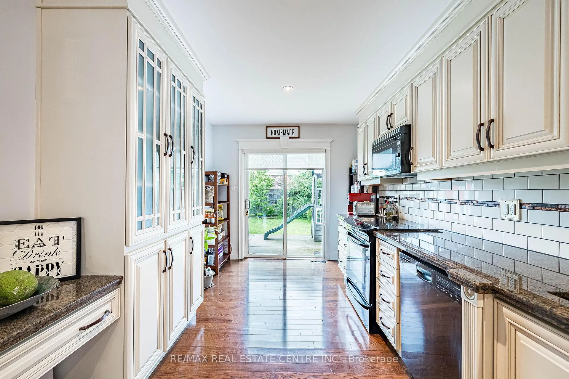 Photo 13 of 506 Jones Road, Hamilton, Lakeshore — HOMEH