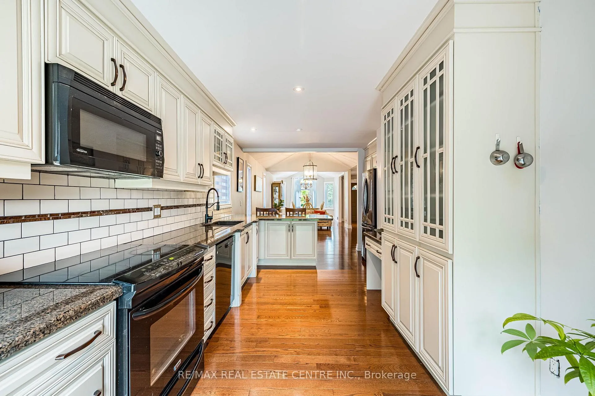 Photo 14 of 506 Jones Road, Hamilton, Lakeshore — HOMEH