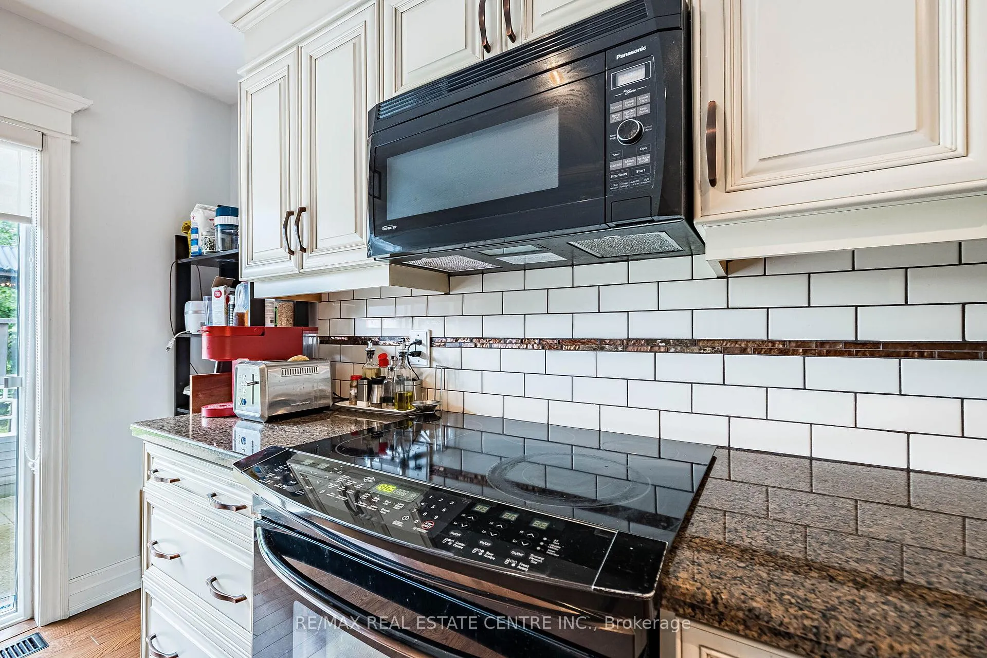Photo 16 of 506 Jones Road, Hamilton, Lakeshore — HOMEH
