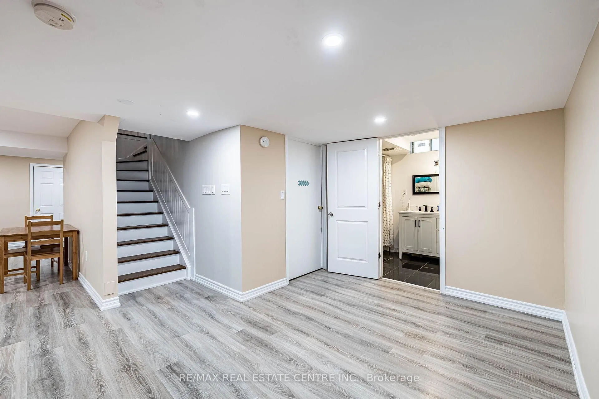 Photo 28 of 506 Jones Road, Hamilton, Lakeshore — HOMEH