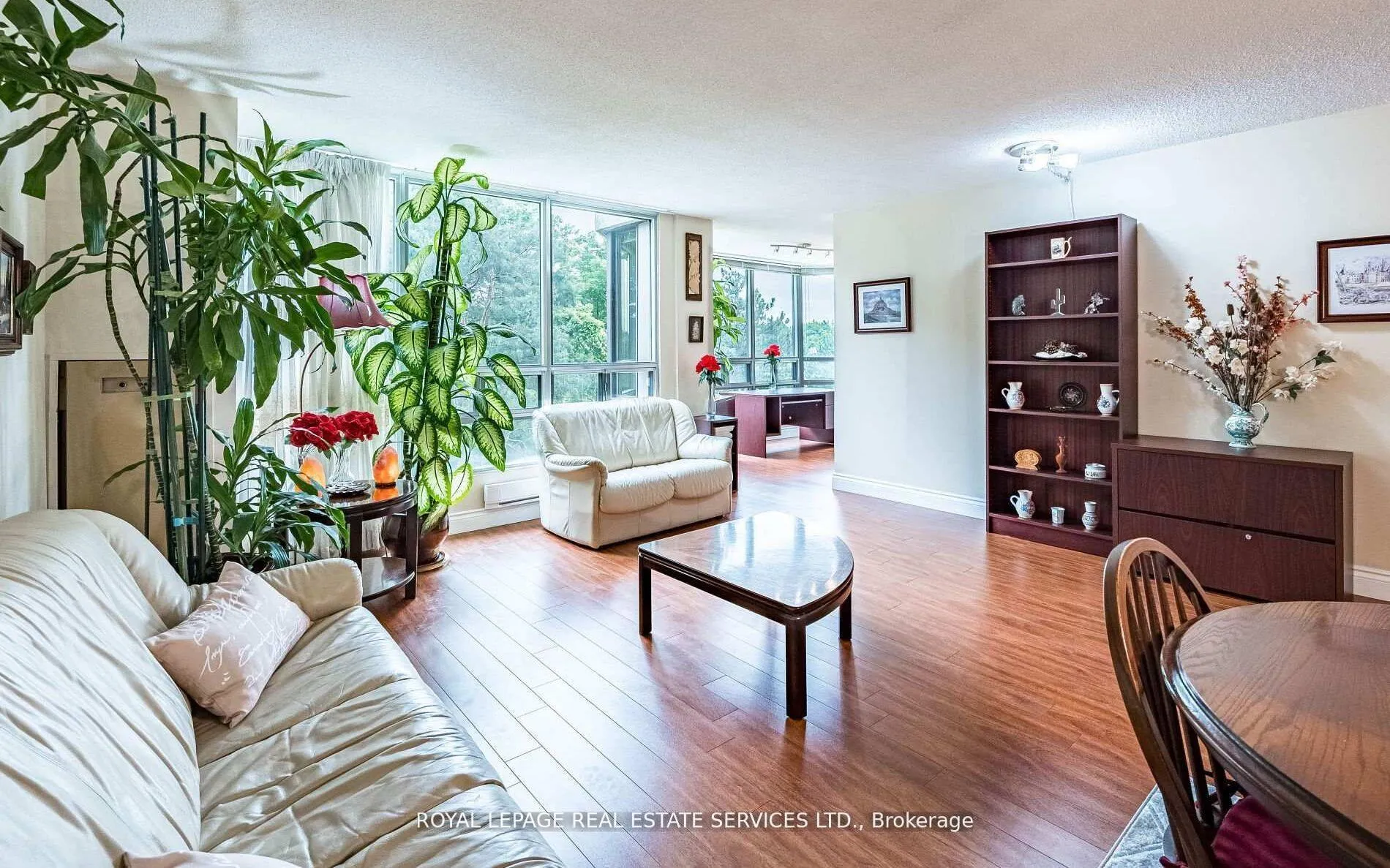 Photo 3 of Unit #202, 310 Mill Street S, Brampton, Brampton South — HOMEH