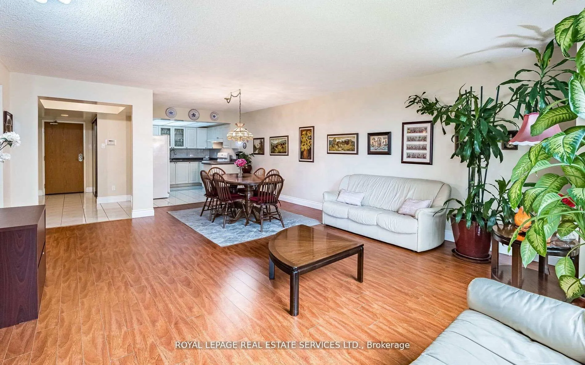 Photo 5 of Unit #202, 310 Mill Street S, Brampton, Brampton South — HOMEH