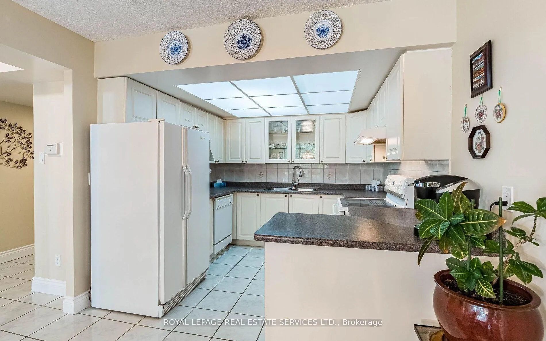 Photo 12 of Unit #202, 310 Mill Street S, Brampton, Brampton South — HOMEH