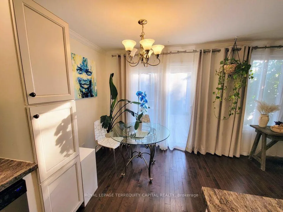 Photo 9 of Unit Upper, 20 Mowat Crescent, Barrie, Letitia Heights — HOMEH