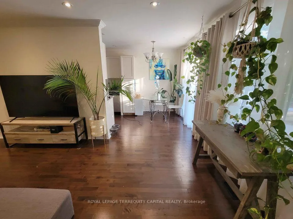 Photo 11 of Unit Upper, 20 Mowat Crescent, Barrie, Letitia Heights — HOMEH