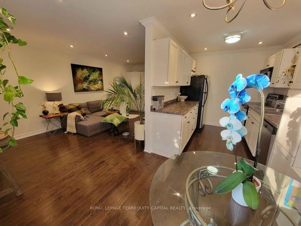 Photo 13 of Unit Upper, 20 Mowat Crescent, Barrie, Letitia Heights — HOMEH