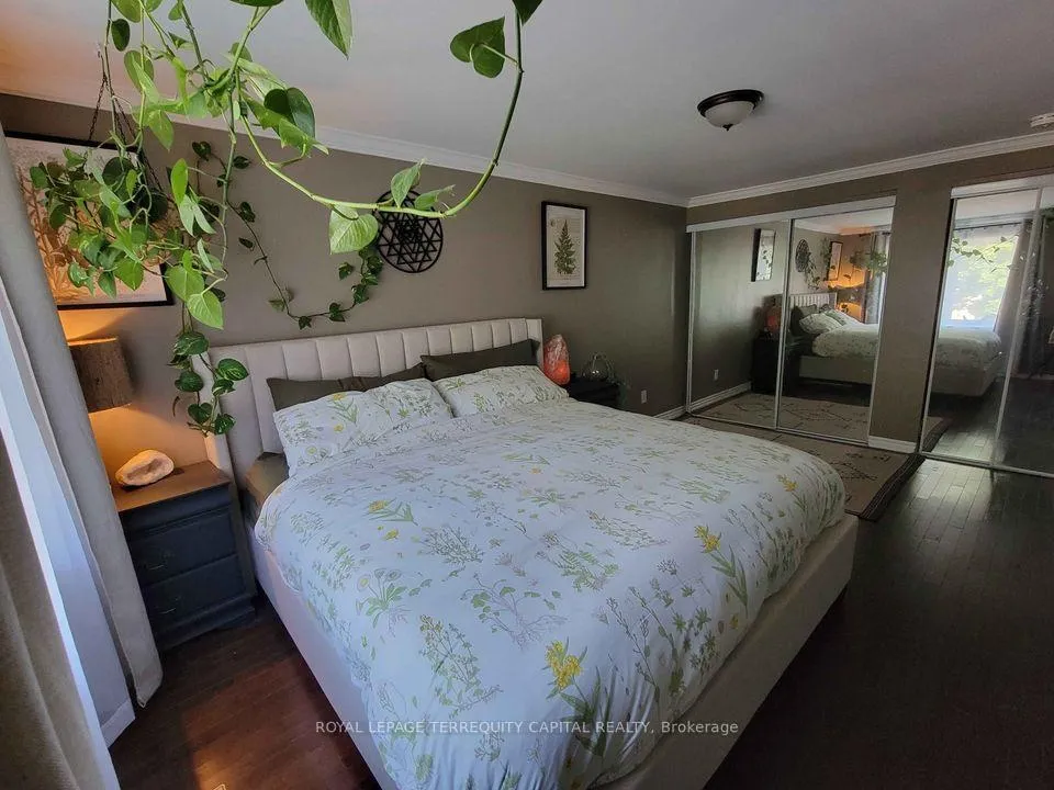 Photo 20 of Unit Upper, 20 Mowat Crescent, Barrie, Letitia Heights — HOMEH